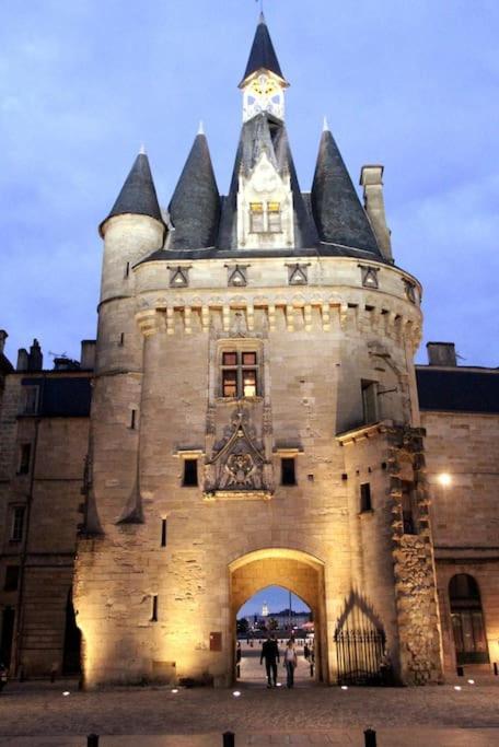 Key To Bordeaux - Fairytale View, 2 Bd + Elevator Apartment Exterior photo